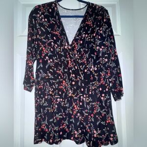 Torrid Super Soft Stretch Quarter Sleeve Top Size 2. Deep V-Neck style